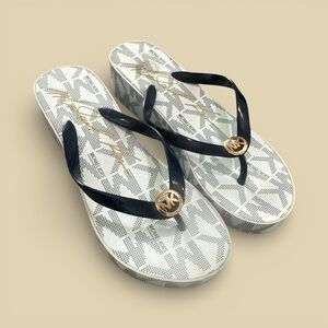 Michael Kors Navy and White Patterned MK Logo Sandals Beach Flip Flops Size 8